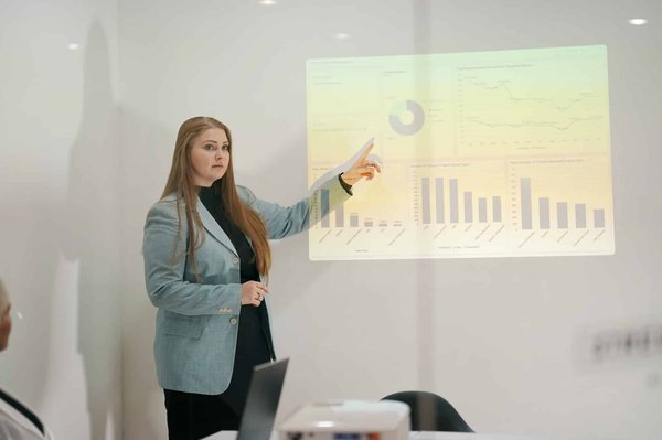 Quels programmes de leadership sont adaptés pour les managers intermédiaires dans le secteur public?